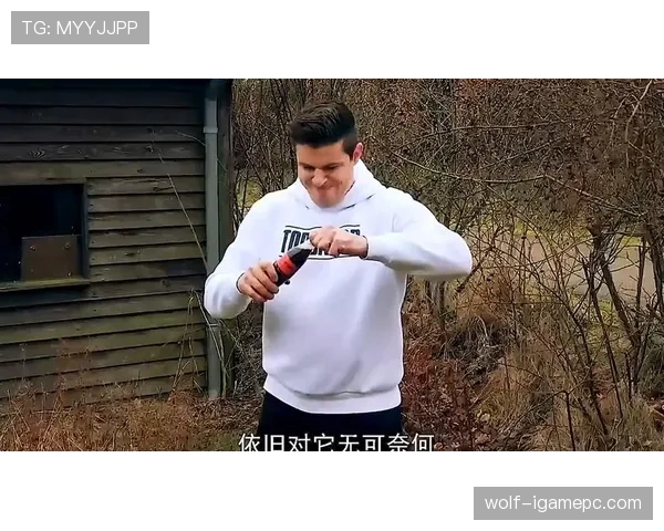 特雷·杨家的冰箱里连瓶普通可乐都找不到，全是定制电解质水